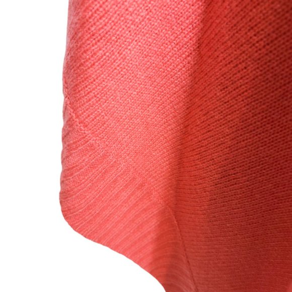 BCBG MAX AZRIA RED BEAUTIFUL RED PONCHO - ONE SIZE - Picture 6 of 10